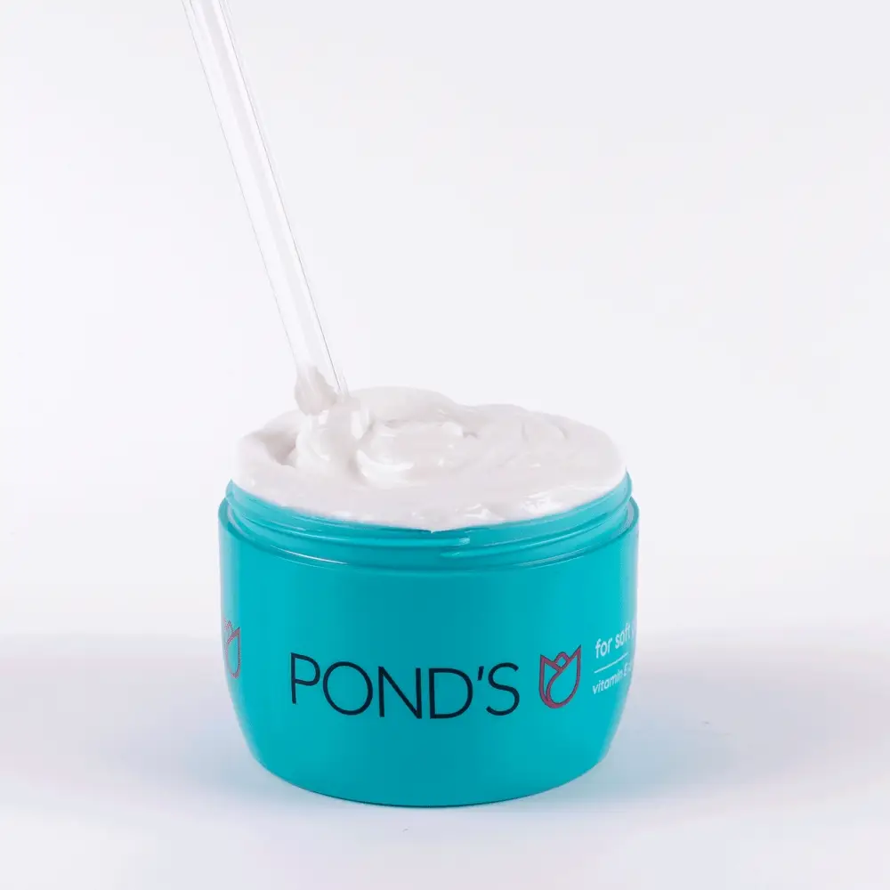 Fresh Glow Light Moisturiser with Vitamin E +Glycerine - Image 7